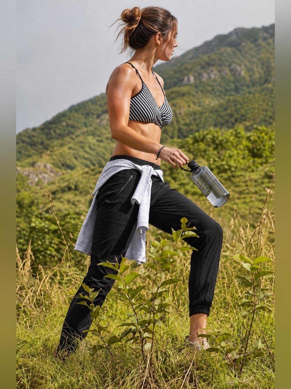 NWOT Athleta Black Trekkie Jogger Pant